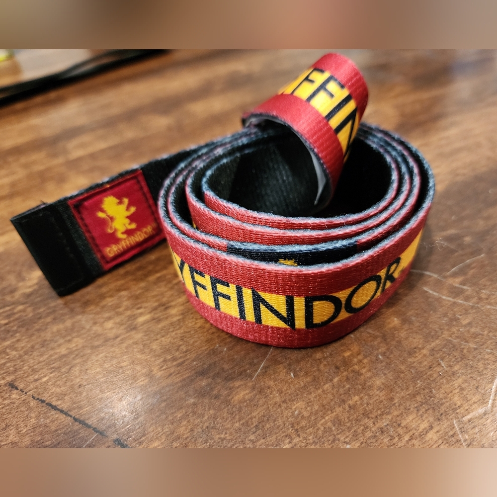 Harry Potter Gryffindor House Unisex Belt Loop Buckle Red Gold - Ron WeasleyIn